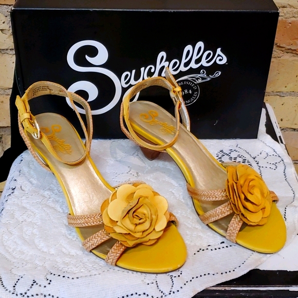 Seychelles Sweet Pea Yellow Leather Flower Sandals